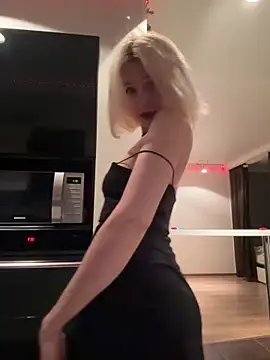 XMelissaX online show from May 15, 9:17 pm
