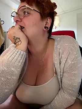 Sweetleeahxx online show from October 23, 1:39 pm