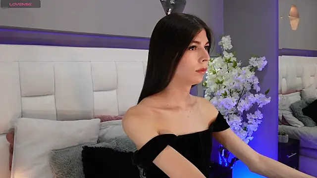 Snapshot of CuteAri chatting on October 14, 8:44 pm CuteAri online show from October 14, 8:44 pm