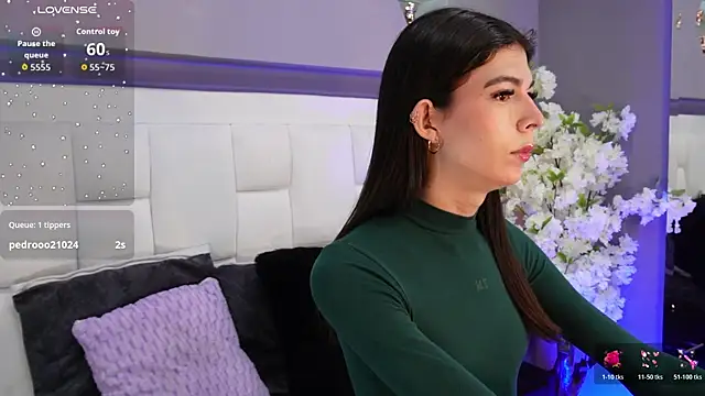 Snapshot of CuteAri chatting on October 31, 8:46 pm CuteAri online show from October 31, 8:46 pm