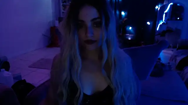 TigerLily333 online show from September 19, 5:17 am