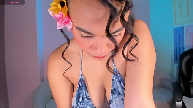 CarlaSmithX online show from October 24, 12:45 pm