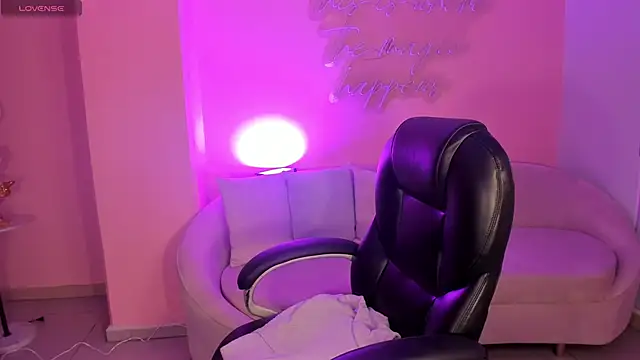 CarlaSmithX online show from October 21, 12:20 pm