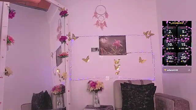 Snapshot of Dolcee_zoe chatting on September 18, 9:57 pm Dolcee zoe online show from September 18, 9:57 pm