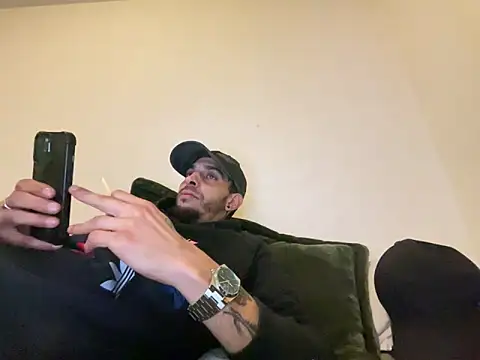 Rebeu313 online show from January 18, 8:05 pm