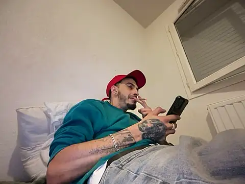 Rebeu313 online show from December 20, 9:08 pm