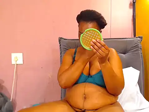 Snapshot of Black-Desire chatting on October 26, 12:44 pm Black-Desire online show from October 26, 12:44 pm