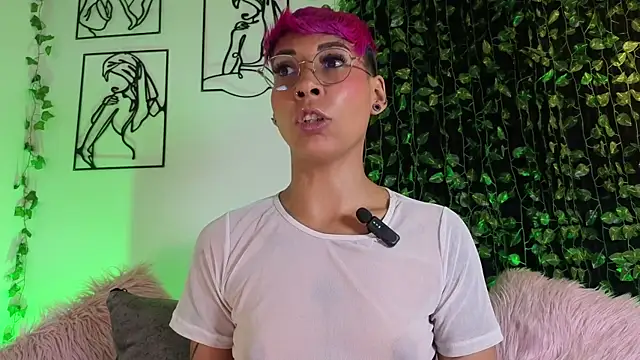 MiaMorgan  online show from October 29, 1:15 pm