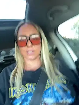 sunshinekisses online show from May 24, 11:47 pm