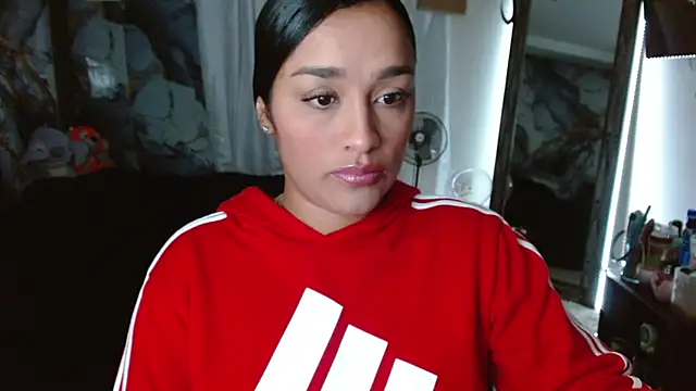 KatalinnaBrown online show from November 11, 11:29 am