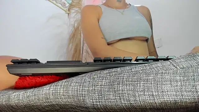 Snapshot of Sophia_dirty31 chatting on October 4, 12:05 am Sophia dirty31 online show from October 4, 12:05 am