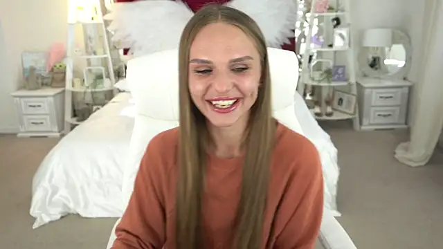 Snapshot of KiraGrayy chatting on September 25, 12:59 pm KiraGrayy online show from September 25, 12:59 pm