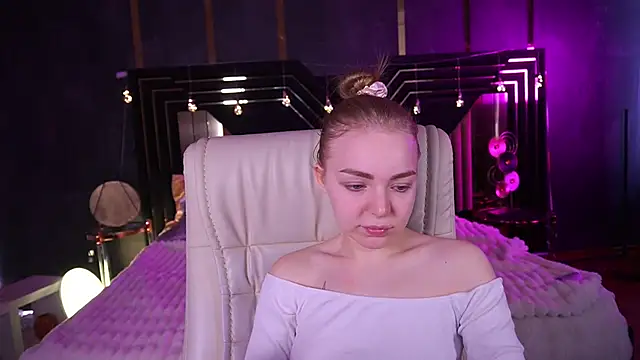 EmilySunshineS online show from March 29, 9:19 am