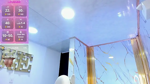 Snapshot of emma__milk_ chatting on October 3, 11:59 am emma milk online show from October 3, 11:59 am