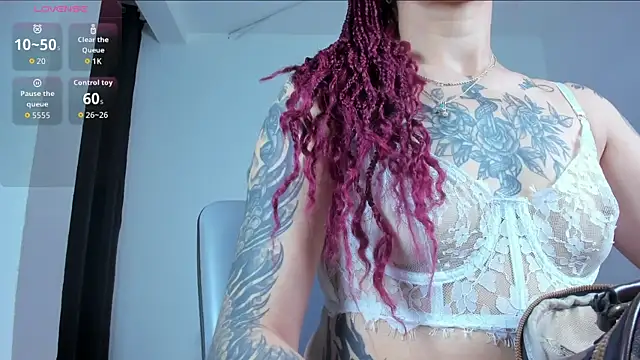 Sofi F w online show from January 6, 10:35 pm