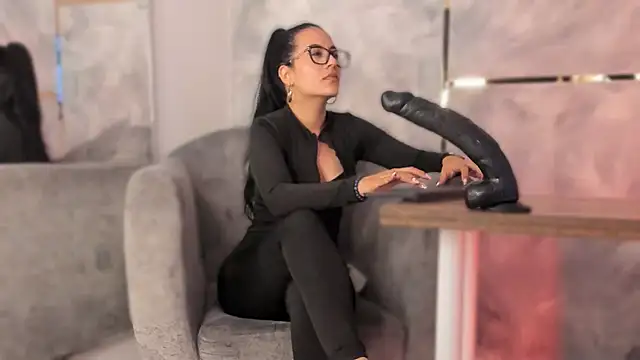 Ellaochoa online show from November 24, 11:56 am