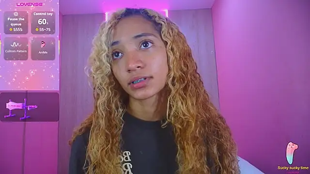 Snapshot of Charlotte_Love10 chatting on October 29, 1:04 pm Charlotte Love10 online show from October 29, 1:04 pm