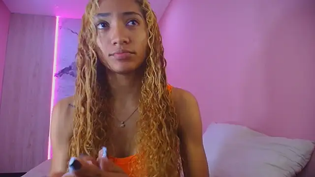 Snapshot of Charlotte_Love10 chatting on October 21, 11:36 am Charlotte Love10 online show from October 21, 11:36 am