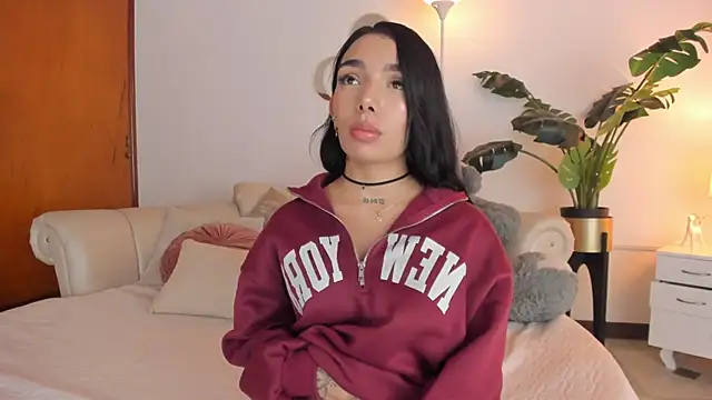 Mollymoon1 online show from March 30, 8:30 pm