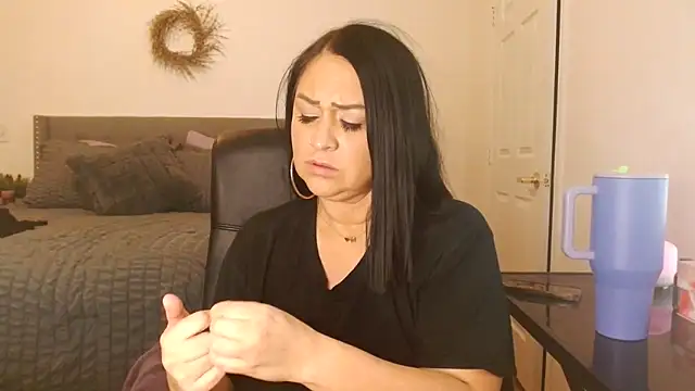 Snapshot of AlyssiaAmoreXO chatting on October 22, 10:37 pm AlyssiaAmoreXO online show from October 22, 10:37 pm