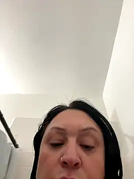 Snapshot of AlyssiaAmoreXO chatting on October 18, 9:27 pm AlyssiaAmoreXO online show from October 18, 9:27 pm