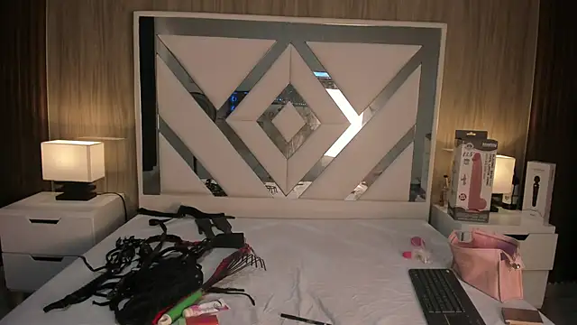 ValentinaThomas online show from November 11, 7:55 pm