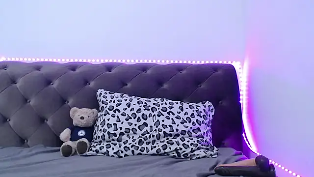 Snapshot of TiffanyPeretz chatting on October 14, 6:43 pm TiffanyPeretz online show from October 14, 6:43 pm