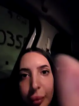 Snapshot of TiffanyPeretz chatting on October 31, 3:49 pm TiffanyPeretz online show from October 31, 3:49 pm