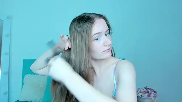 L1ittle kitty  online show from November 12, 6:44 am