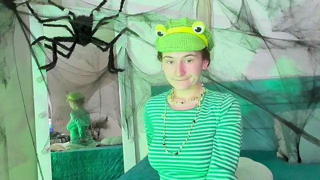 L1ittle kitty  online show from October 26, 6:31 am