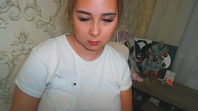 DolphinDreams online show from January 8, 1:37 pm