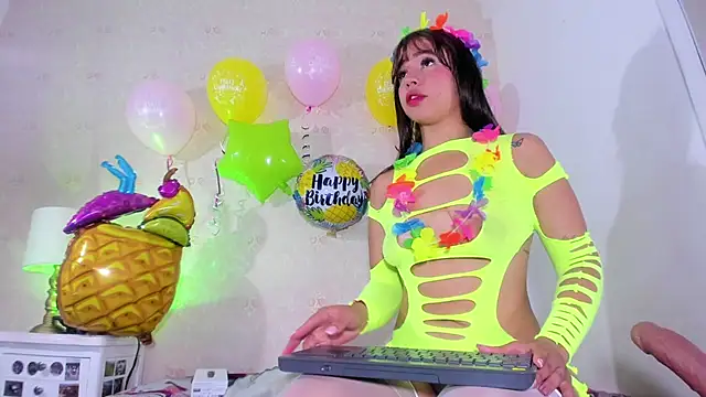 AMAIAA LOVE online show from March 12, 1:03 pm