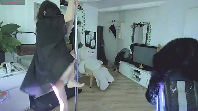 Snapshot of CeriseLapine chatting on October 7, 12:53 pm CeriseLapine online show from October 7, 12:53 pm