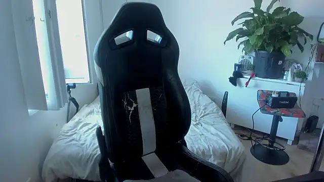 Snapshot of CeriseLapine chatting on September 18, 9:52 am CeriseLapine online show from September 18, 9:52 am