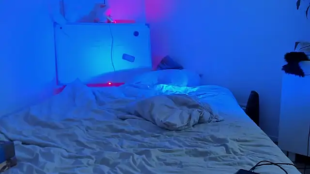 Snapshot of CeriseLapine chatting on September 24, 8:19 pm CeriseLapine online show from September 24, 8:19 pm