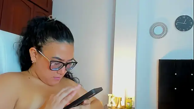 kathyajhonss online show from November 19, 12:32 am