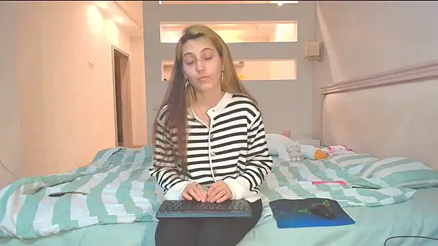 Snapshot of Iren chatting on October 17, 10:24 pm Iren online show from October 17, 10:24 pm