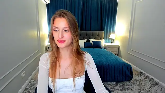 Snapshot of NaturalBeaty chatting on September 10, 1:44 pm NaturalBeaty online show from September 10, 1:44 pm