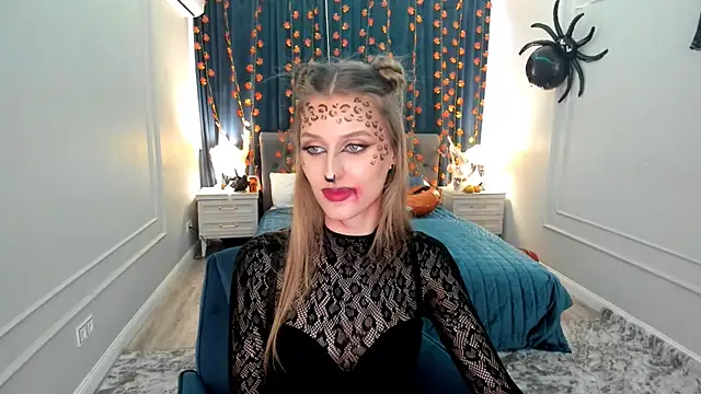 Snapshot of NaturalBeaty chatting on October 13, 11:57 am NaturalBeaty online show from October 13, 11:57 am