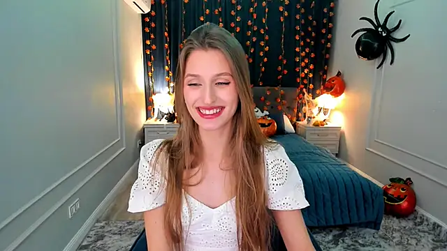 Snapshot of NaturalBeaty chatting on October 10, 7:52 pm NaturalBeaty online show from October 10, 7:52 pm