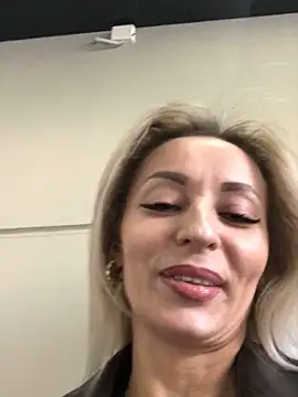 Diamond Bunny  online show from November 1, 11:36 am