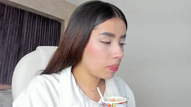 laurin clauz  online show from October 29, 3:58 pm