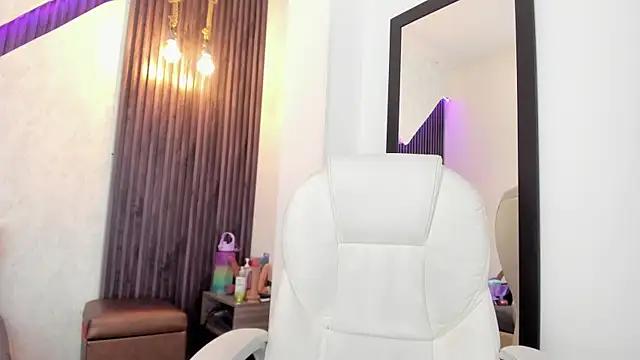 laurin clauz  online show from October 6, 3:40 pm