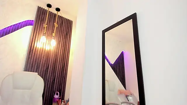 laurin clauz  online show from October 8, 3:49 pm