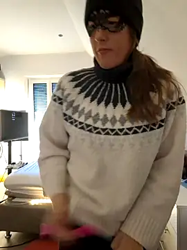 SexyLayla1 online show from November 23, 9:00 am