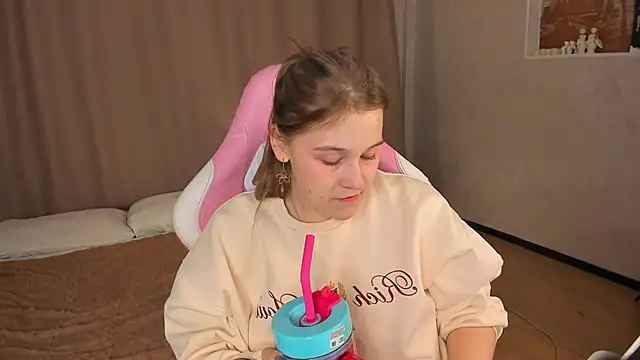 Colleen Blake online show from October 1, 4:45 pm