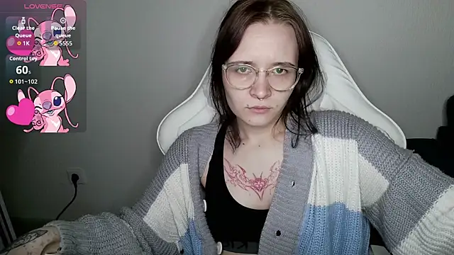 Snapshot of crashtest_13 chatting on September 30, 12:16 am crashtest 13 online show from September 30, 12:16 am