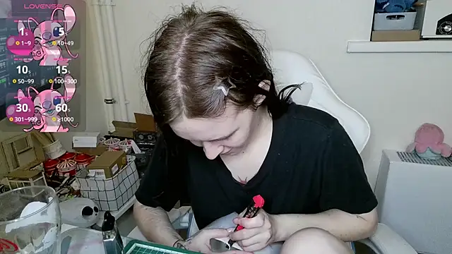 Snapshot of crashtest_13 chatting on September 20, 2:04 pm crashtest 13 online show from September 20, 2:04 pm