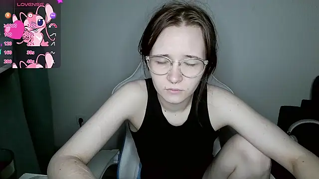 Snapshot of crashtest_13 chatting on October 15, 4:53 pm crashtest 13 online show from October 15, 4:53 pm