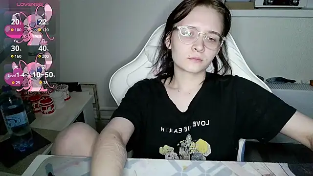 Snapshot of crashtest_13 chatting on September 24, 7:46 pm crashtest 13 online show from September 24, 7:46 pm